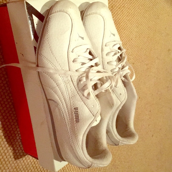 White puma sneakers size 9 - Picture 1 of 5